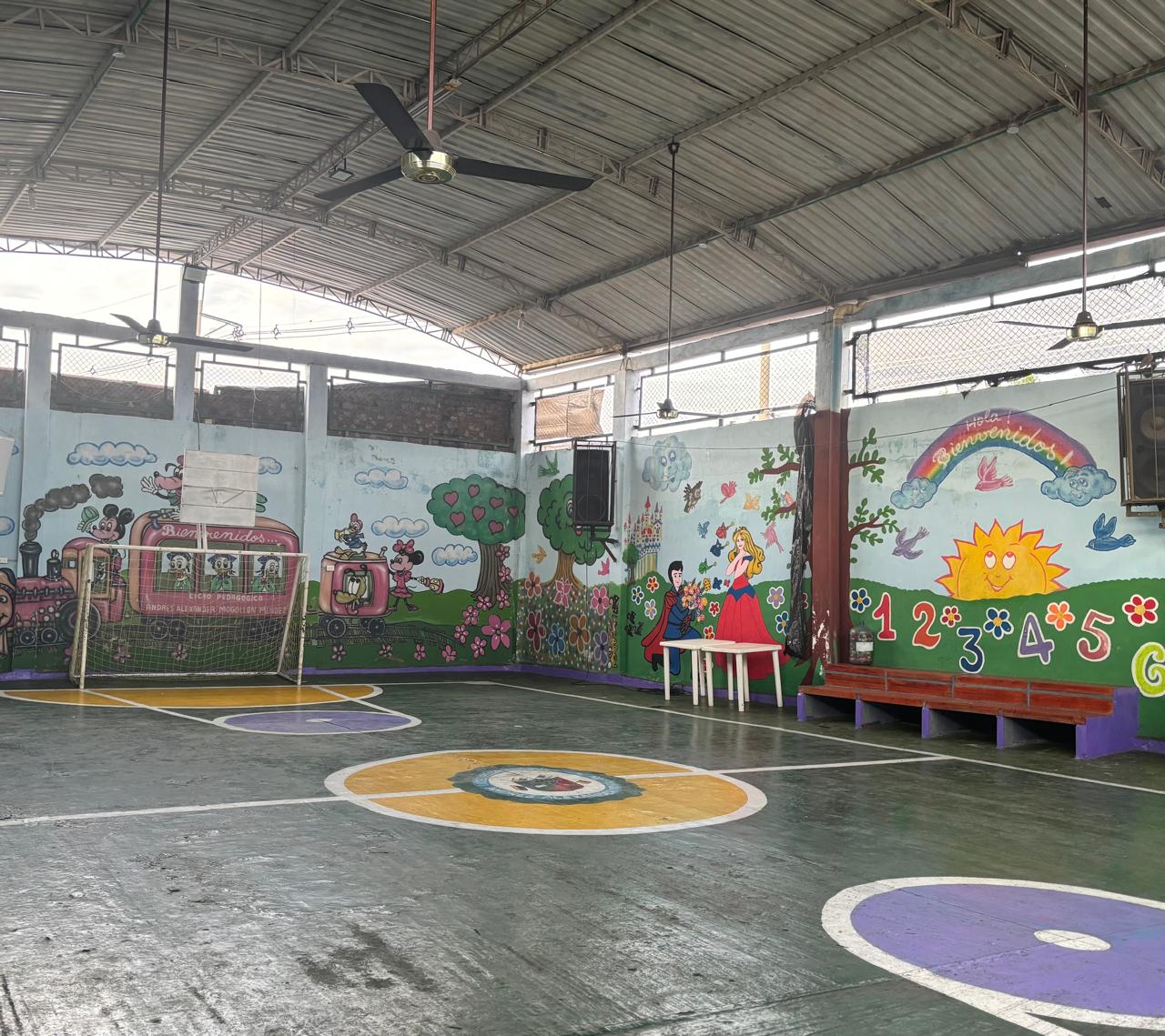 Cancha polideportiva del Liceo Mogollón en Espinal