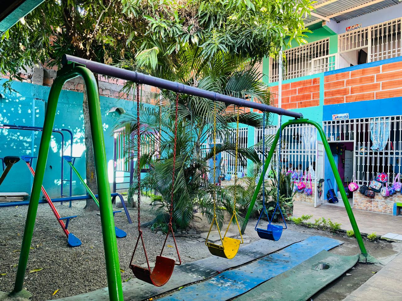 Parque infantil del Liceo Pedagógico Andrés Alexander Mogollón